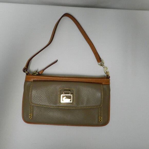 Dooney & Bourke Leather pebbled weather resistant zip top small baguette clutch - Picture 2 of 10